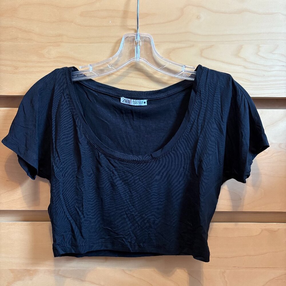 ZARA BLACK CROPPED SHORT SLEEVE SCOOP NECK T-SHIRT, SIZE: S